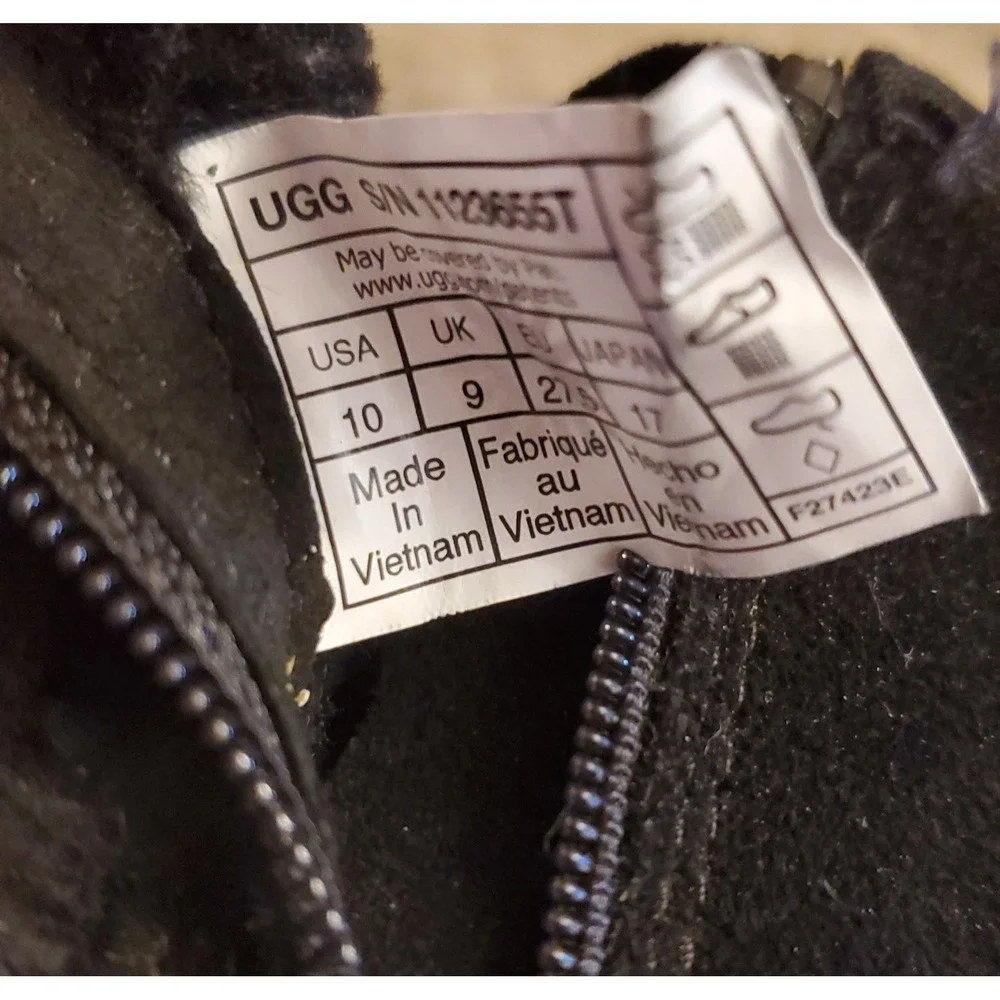 UGG Classic Koala Stuffie Boots Youth Size 10 Black‎